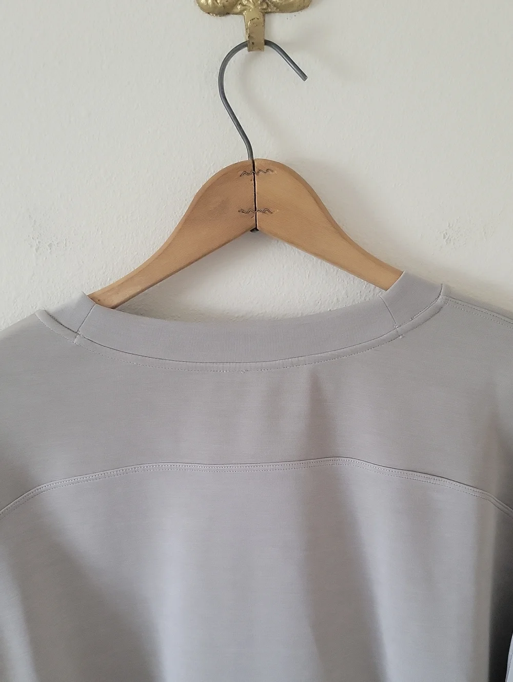 Lululemon Grey Sage Perfectly Oversized Cropped Crew Softstreme Size 8